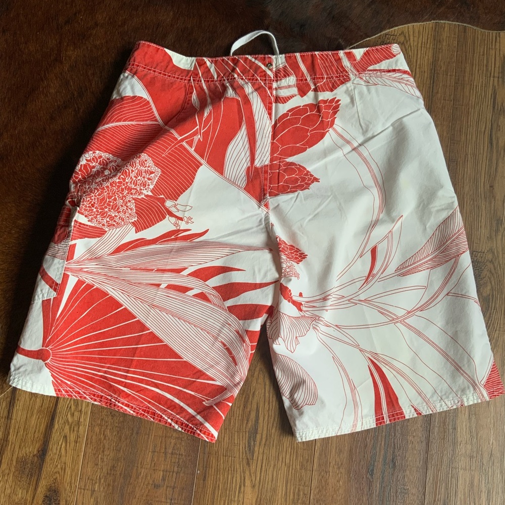 Ever Shorts - Picture 2 of 6
